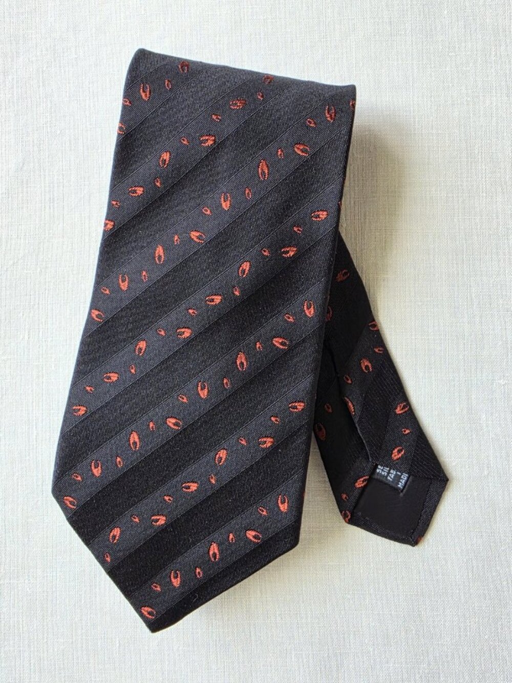 BOSS Hugo Boss 100% Silk Tie Black Jacquard Copper Accents Made in Italy